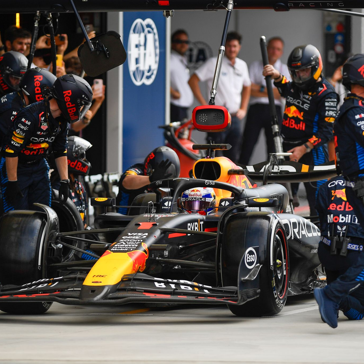 Max Verstappen erlebt in Monza den nächsten Rückschlag. - Foto: {byline}/Pool Reuters/AP/dpa