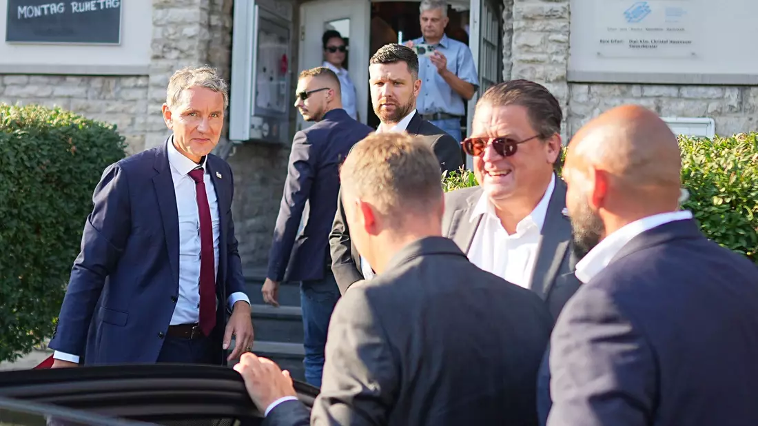 Die AfD wurde bei der Landtagswahl in Thüringen nach ersten Hochrechnungen stärkste Kraft.  - Bild: Michael Kappeler/dpa