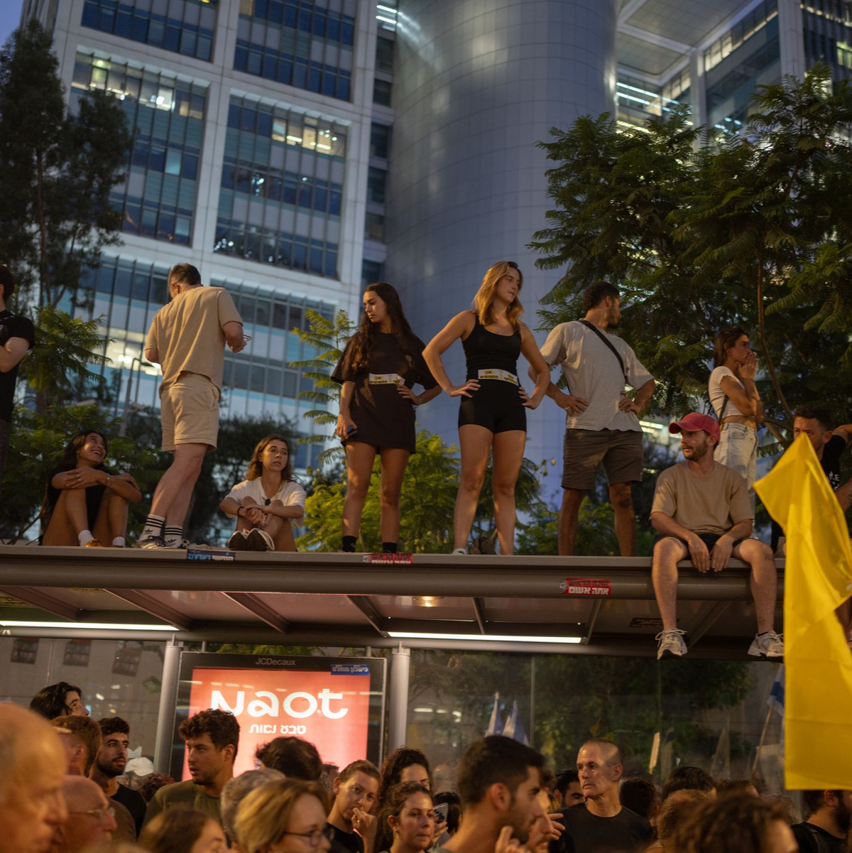Immer wieder fordern Demonstranten in Israel die Freilassung der Geiseln. (Archivbild) - Foto: Ilia Yefimovich/dpa