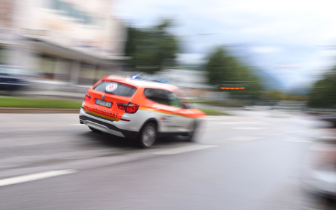 Mehrere Menschen wurden bei einem Unfall mit einem Traktor im Wartburgkreis lebensgefährlich verletzt - auch Kinder sind darunter. (Symbolbild) - Foto: Karl-Josef Hildenbrand/dpa