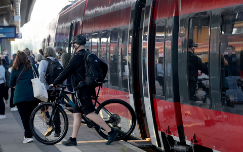 Am Wochenende wurde das 9-Euro-Ticket rege genutzt - Foto: Bernd Wüstneck/dpa