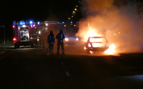 POL-DEL: Landkreis Wesermarsch: Fahrzeugbrand auf der B212 in Ellwürden - Foto: presseportal.de
