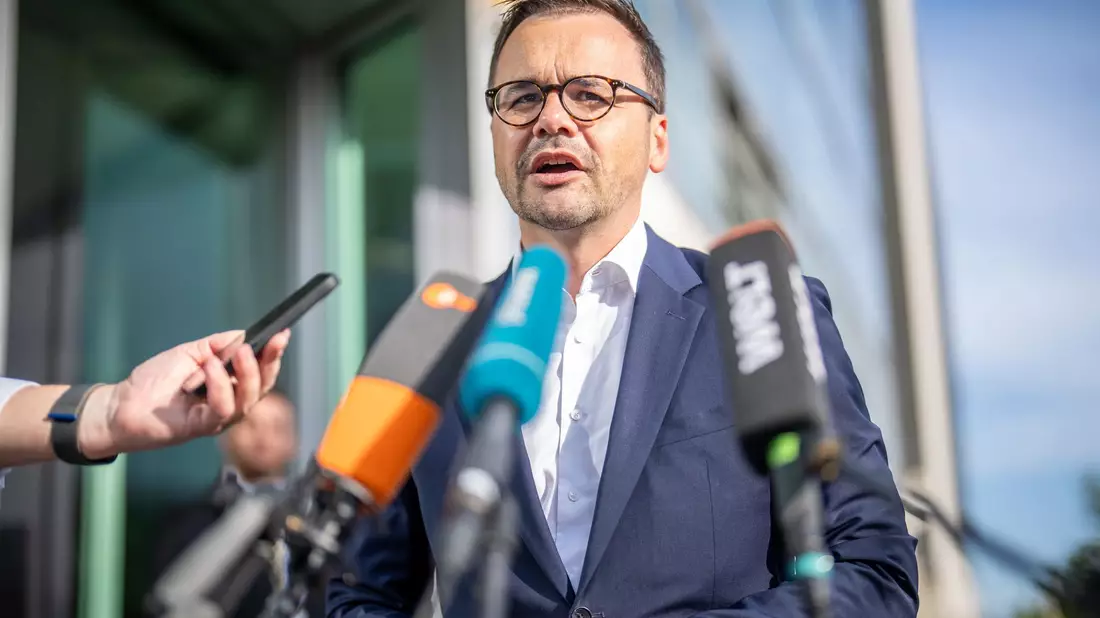 Lehnt Koalitionen mit Linken und AfD weiter ab: Brandenburgs CDU-Landeschef Jan Redmann. - Bild: Michael Kappeler/dpa