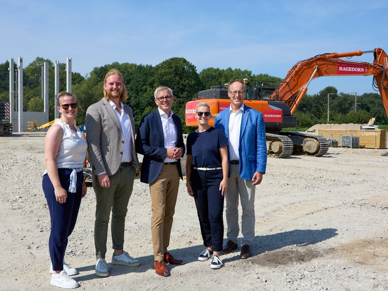 Baustart für Gewerbepark in Elmshorn: Hagedorn und BREMER feiern Stützenfest / Auf der ehemaligen Fläche einer Wurstwarenfabrik am Fuchsberger Damm hat der Hochbau für den Gewerbepark B Hub begonnen - Foto: presseportal.de