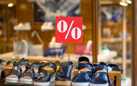 Die UmsÀtze der SchuhhÀndler in Deutschland waren in der ersten JahreshÀlfte 2024 niedriger als im gleichen Zeitraum des Vorjahres. - Foto: Thomas Banneyer/dpa Die UmsÀtze der SchuhhÀndler in Deutschland waren in der ersten JahreshÀlfte 2024 niedriger als im gleichen Zeitraum des Vorjahres. - Foto: Thomas Banneyer/dpa