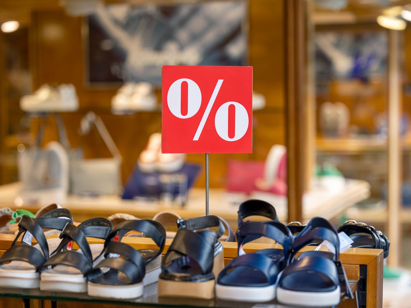 Die Umsätze der Schuhhändler in Deutschland waren in der ersten Jahreshälfte 2024 niedriger als im gleichen Zeitraum des Vorjahres. - Foto: Thomas Banneyer/dpa
