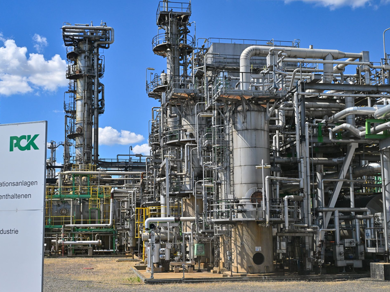 Über den Verkauf der Rosneft-Anteile führt die Bundesregierung Gespräche. (Archivbild)  - Foto: Patrick Pleul/dpa