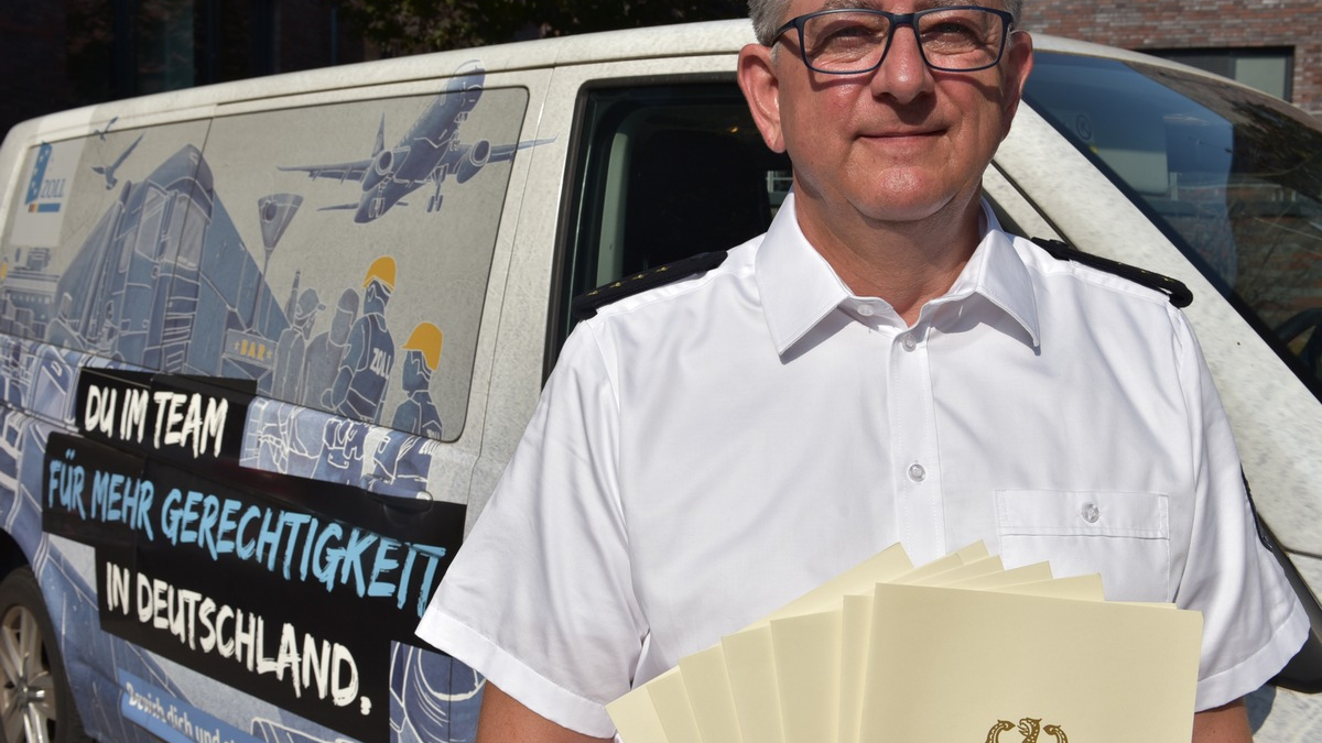 HZA-K: 122 neue Nachwuchskräfte für den Kölner Zoll / größtes Ausbildungshauptzollamt in Deutschland - Foto: presseportal.de