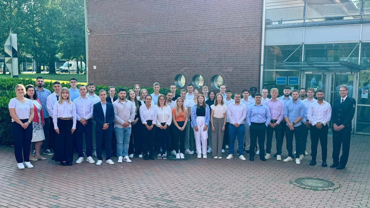 HZA-MS: Berufseinsteiger beim Hauptzollamt Münster Jetzt Karriere beim ZOLL starten! - Foto: presseportal.de