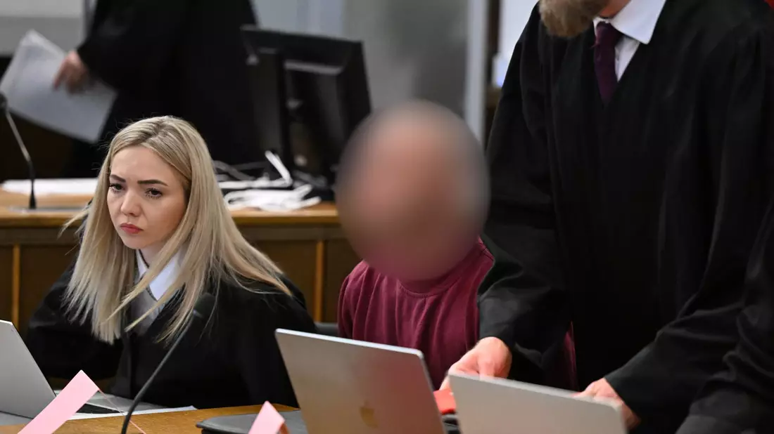 Ein selbst ernannter Lebensberater aus Walldürn war wegen Geiselnahme und Vergewaltigung am Landgericht Mosbach angeklagt. (Archivbild) - Bild: Bernd Weißbrod/dpa