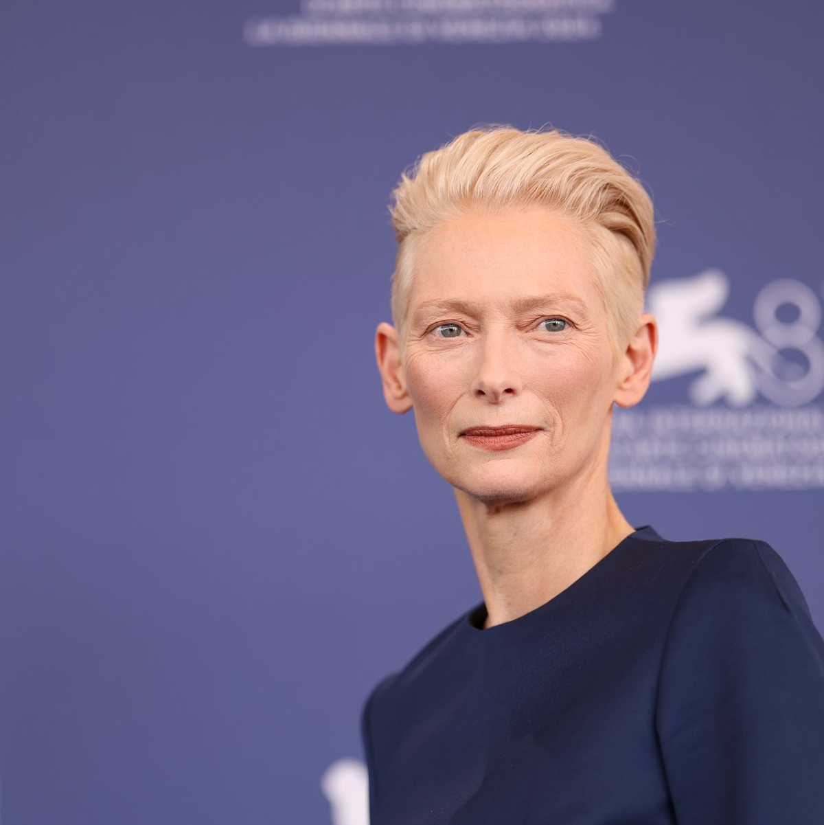 Tilda Swinton hat in Venedig über ihre Bewunderung für Pedro Almodóvar gesprochen. - Foto: Vianney Le Caer/Invision/AP/dpa