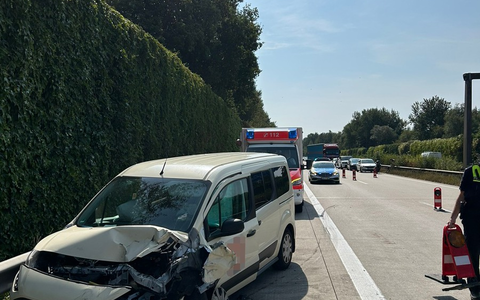 FW Bremerhaven: Auffahrunfall auf der Autobahn - Foto: presseportal.de