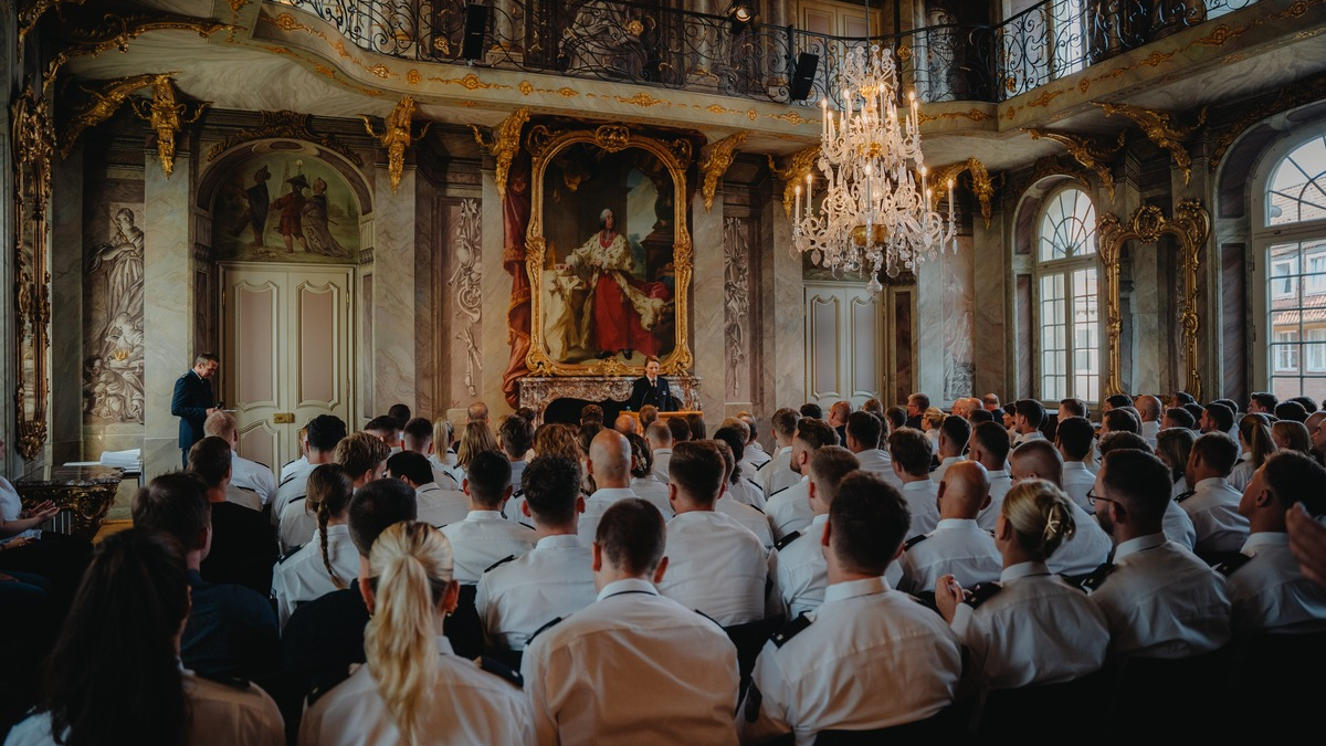 POL-MS: Willkommen bei der Polizei Münster - 131 neue Kolleginnen und Kollegen begrüßt - Foto: presseportal.de