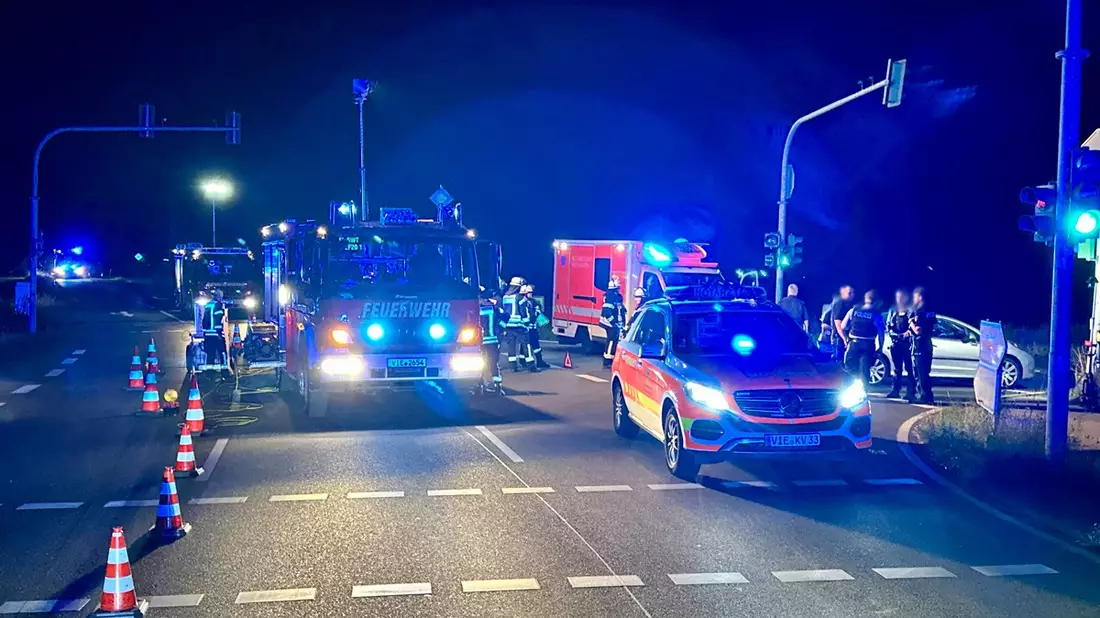 FFW Schwalmtal: Ausleuchten einer Verkehrsunfallstelle - Bild: presseportal.de