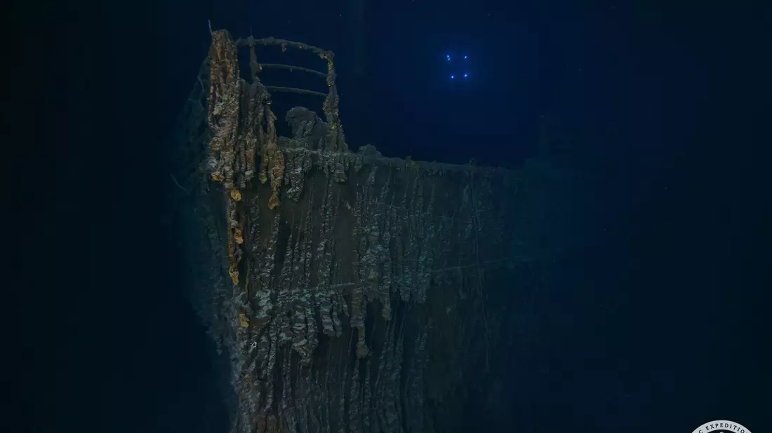Am Bug fehlt ein rund viereinhalb Meter langer Teil der Reling. - Bild: Uncredited/RMS Titanic Inc./Ap/dpa