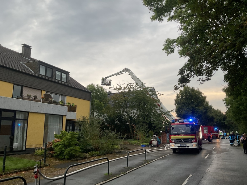FW-DO: Dachstuhlbrand nach Blitzeinschlag in Eving - Foto: presseportal.de