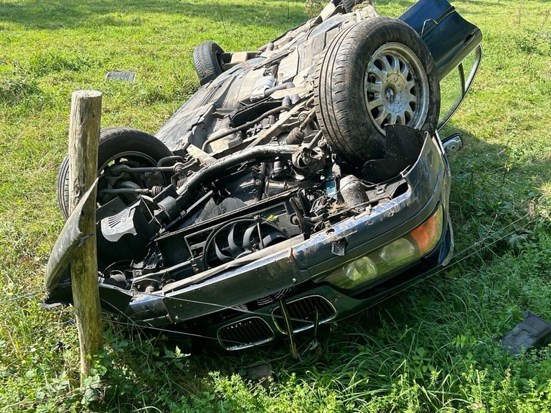 POL-PDKL: Pkw überschlägt sich - Foto: presseportal.de