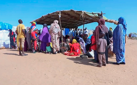 Humanitäre Hilfe wird von beiden Konfliktparteien oft behindert. (Archivbild) - Foto: Uncredited/AP/dpa Humanitäre Hilfe wird von beiden Konfliktparteien oft behindert. (Archivbild) - Foto: Uncredited/AP/dpa