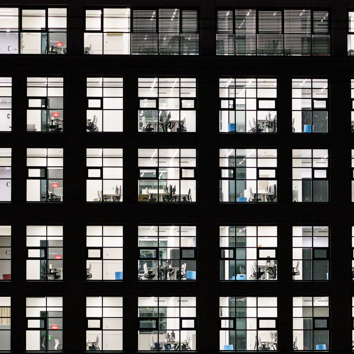 Bürogebäude: Die Nachfrage sinkt. (Archivbild) - Foto: Andreas Arnold/dpa