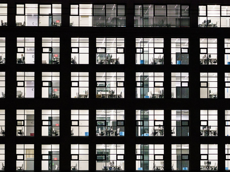 Wegen des Homeoffice-Trends stehen viele Büros in Deutschland leer (Archivbild) - Foto: Andreas Arnold/dpa