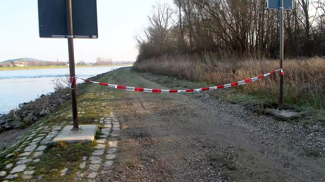 Anfang März wurde die Leiche der 27-jährigen Mutter des Babys am Rheinufer bei Hockenheim (Rhein-Neckar-Kreis) gefunden. (Archivbild) - Bild: René Priebe/pr-video/dpa