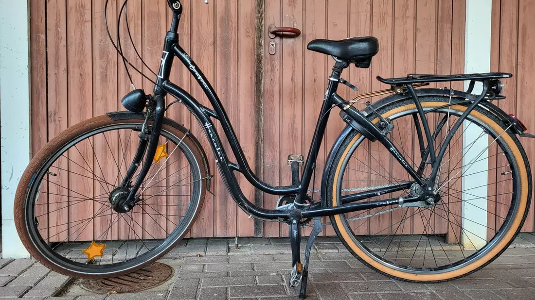 POL-DH: --- Syke, Kind auf Fahrrad angefahren und geflüchtet - Diepholz, Pkw auf Rollsplitt zu schnell, drei Verletzte --- - Bild: presseportal.de