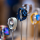 Wearables wie die Apple Watch sind vor allem bei jungen Leuten populär. - Foto: Monika Skolimowska/dpa