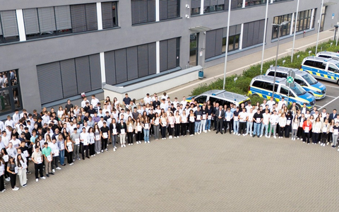 POL-AC: Das Polizeipräsidium Aachen begrüßt neue Mitarbeitende - Foto: presseportal.de