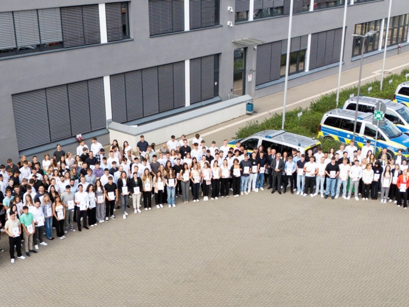 POL-AC: Das Polizeipräsidium Aachen begrüßt neue Mitarbeitende - Foto: presseportal.de