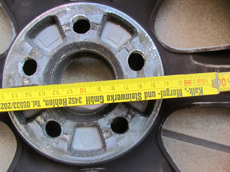 POL-HM: Radbolzen an Pkw gelöst - Polizei Bodenwerder sucht Zeugen - Foto: presseportal.de