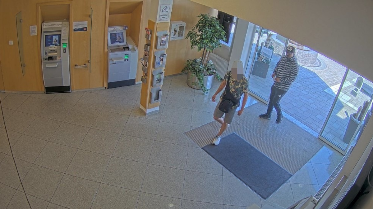 POL-DEL: Landkreis Oldenburg: Öffentlichkeitsfahndung nach dem Diebstahl einer Geldbörse und versuchtem Computerbetrug in Kirchhatten - Foto: presseportal.de