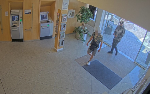 POL-DEL: Landkreis Oldenburg: Öffentlichkeitsfahndung nach dem Diebstahl einer Geldbörse und versuchtem Computerbetrug in Kirchhatten - Foto: presseportal.de