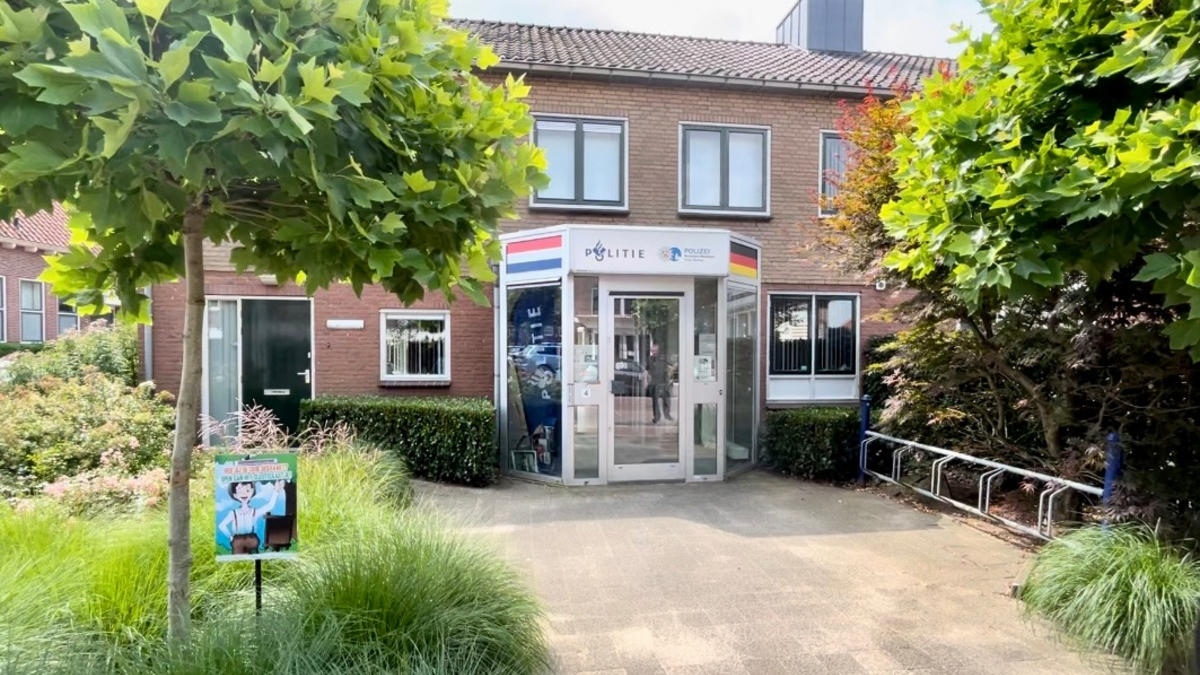 POL-BOR: Kreis Borken - Feier zu 25 Jahre gemeinsame niederländisch-deutsche Polizeiarbeit in Dinxperlo - Foto: presseportal.de