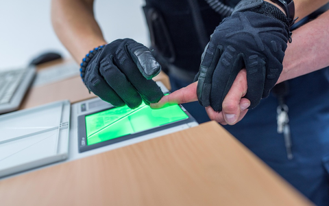 BPOL NRW: Bundespolizei beschlagnahmt mehrere gefälschte Urkunden und zieht zwei Fahrer ohne Führerschein aus dem Verkehr - Kennzeichenmissbrauch lag auch vor - Foto: presseportal.de