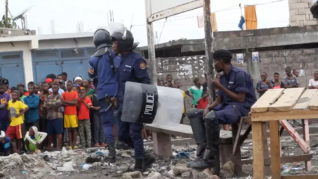 Bei einem Fluchtversuch aus dem Zentral-Gefängnis von Kinshasa sind mindestens 129 Menschen ums Leben gekommen. - Bild: Uncredited/AP/dpa