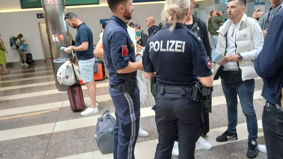 POL-NI: Projekt Safe-Tourist-Destination - Polizeikommissarin Helen Friedrich aus Nienburg unterstützte einen Monat die kroatische Polizei in Zadar - Bild: presseportal.de