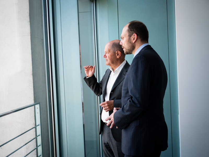Haben länger miteinander gesprochen: Scholz empfängt den freigelassenen Kremlgegner im Bundeskanzleramt. - Foto: Sandra Steins/Bundesregierung/dpa