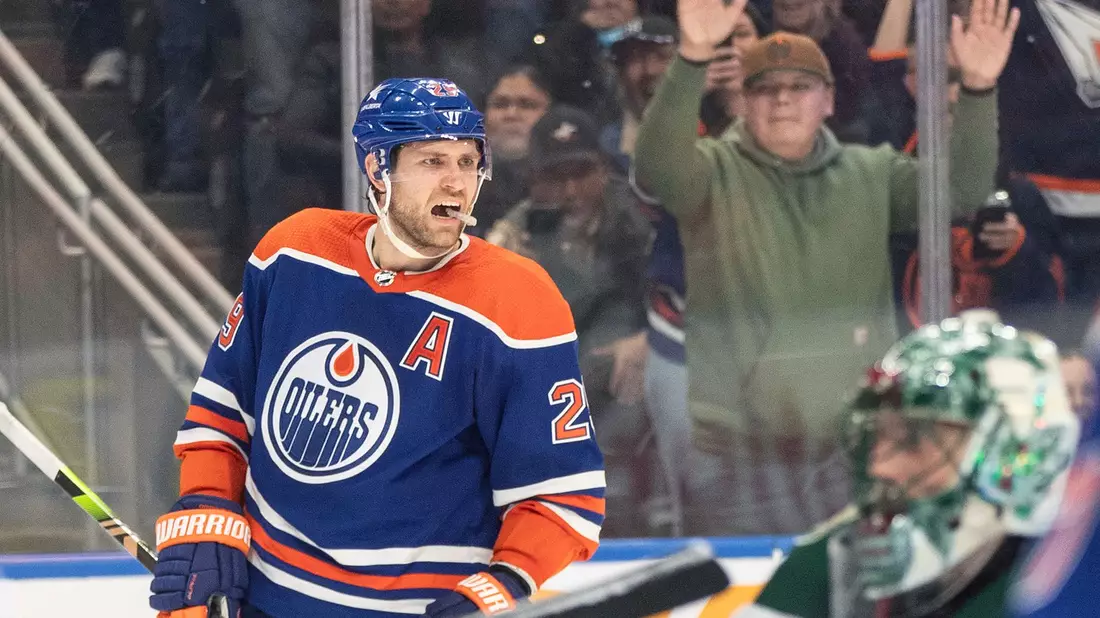 Leon Draisaitl hat seinen NHL-Vertrag in Edmonton verlängert. - Bild: JASON FRANSON/The Canadian Press/AP/dpa