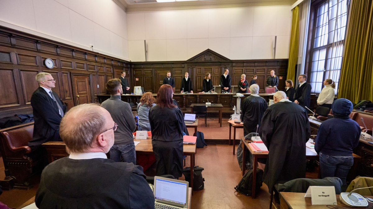 Angeklagte im Rondenbarg-Prozess zu Geldstrafen verurteilt. (Archivfoto) - Foto: Georg Wendt/dpa