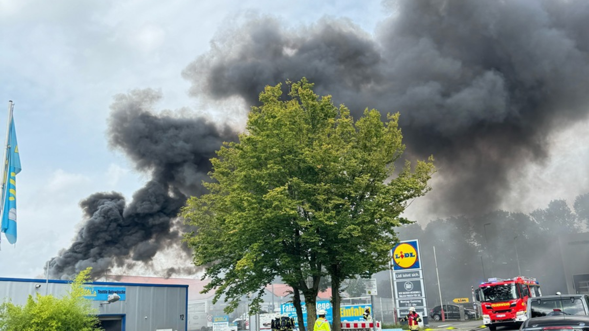 FW-Erkrath: Zwei Brandeinsätze am Dienstag forderten die Feuerwehr Erkrath - Foto: presseportal.de