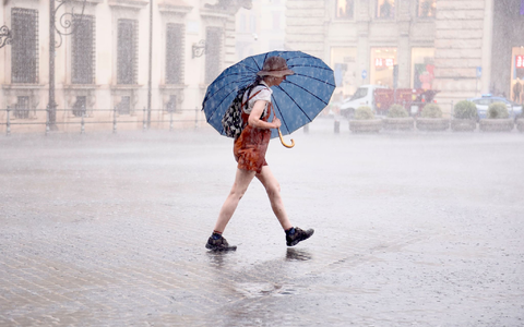 In Rom gab es einen schweren Sommerregen. - Foto: Cecilia Fabiano/LaPresse via ZUMA Press/dpa