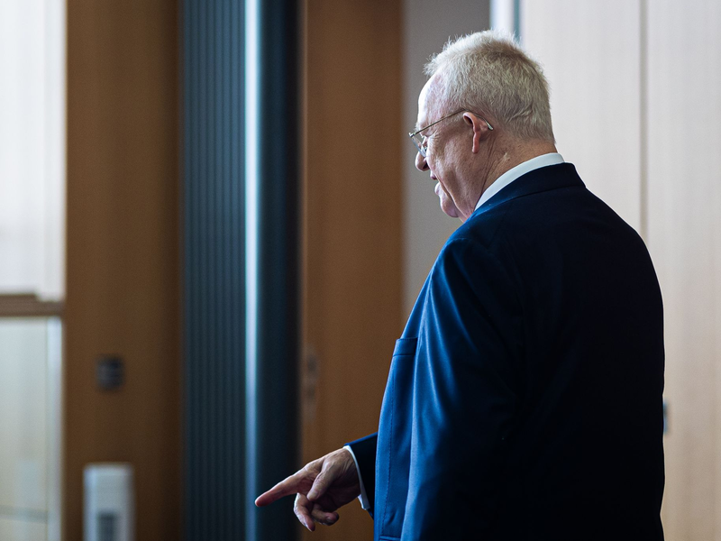 Nach der Anlage zum Auftakt schildert am zweiten Prozesstag die Verteidigung ihre Sicht der Dinge. (Archivbild) - Foto: Moritz Frankenberg/dpa