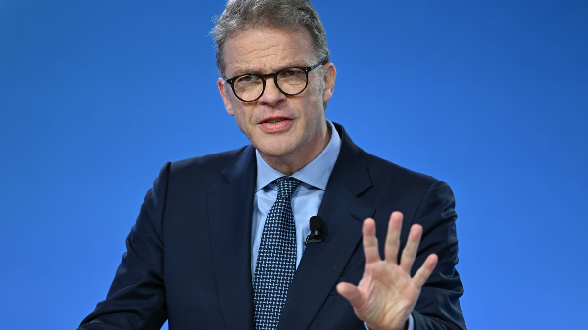 Deutsche-Bank-Chef Sewing warnt nach den Landtagswahlen in Ostdeutschland vor Folgen für den Standort Deutschland. (Archivbild) - Foto: Arne Dedert/dpa