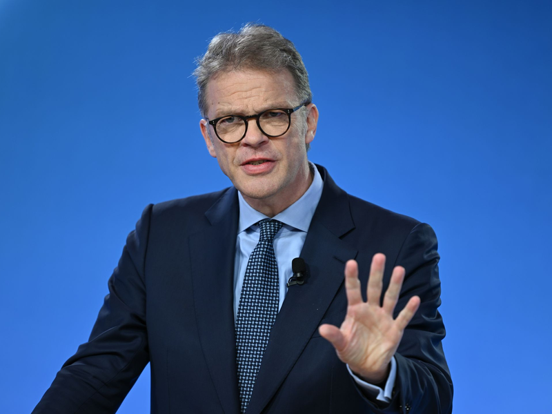 Deutsche-Bank-Chef Sewing warnt nach den Landtagswahlen in Ostdeutschland vor Folgen für den Standort Deutschland. (Archivbild) - Foto: Arne Dedert/dpa