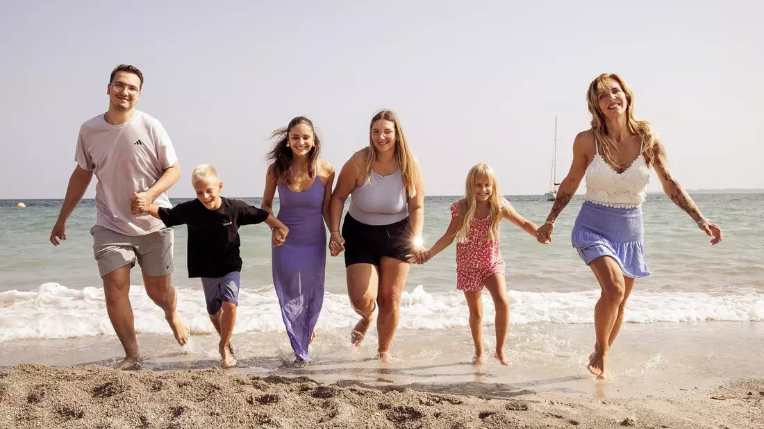 Diese Büchners - Familientrubel unter Palmen: Vier Folgen mit Danni Büchner und ihren fünf Kindern - Bild: presseportal.de
