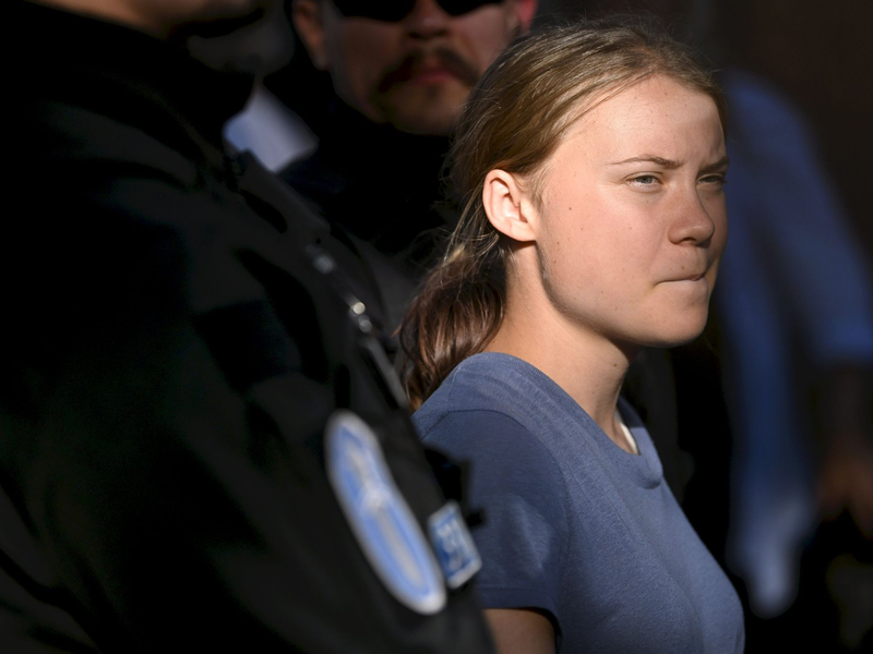 Greta Thunberg – hier bei einer Demonstration in Finnland – ist Berichten zufolge in Dänemark festgenommen worden. (Archivbild) - Foto: Mikko Stig/Lehtikuva/dpa