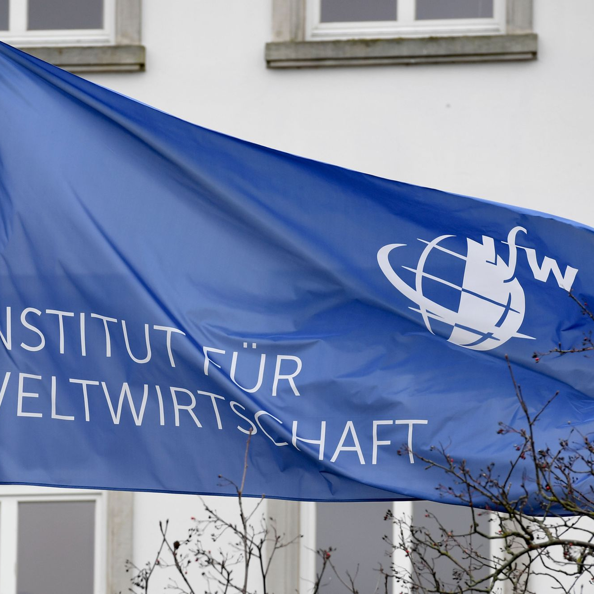 Das Institut für Weltwirtschaft fordert höhere Verteidigungsausgaben. (Archivbild) - Foto: Carsten Rehder/dpa
