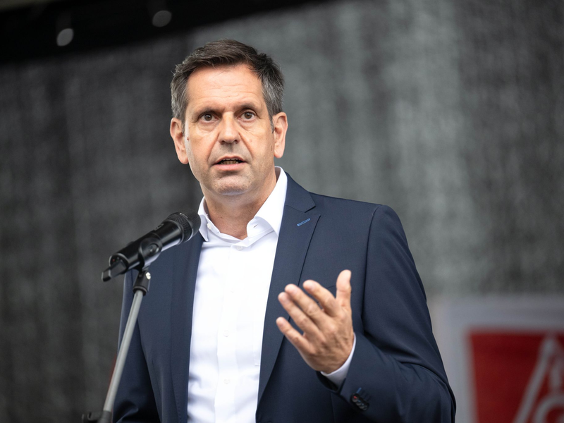 Bund und Land hatten der angeschlagenen Meyer Werft die Rettung im August in Papenburg zugesagt. (Archivbild) - Foto: Sina Schuldt/dpa