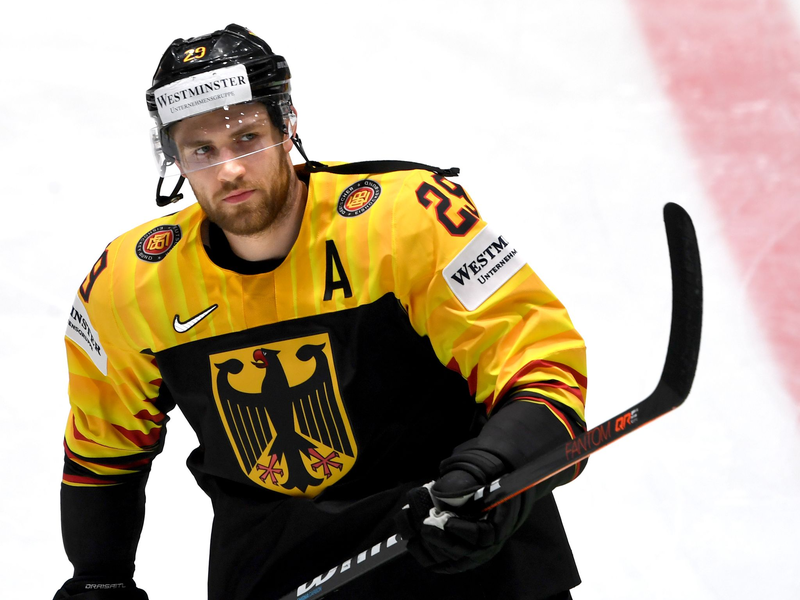 Bei Olympia wieder im deutschen Trikot? - Eishockey-Star Leon Draisaitl - Foto: Monika Skolimowska/dpa-Zentralbild/dpa