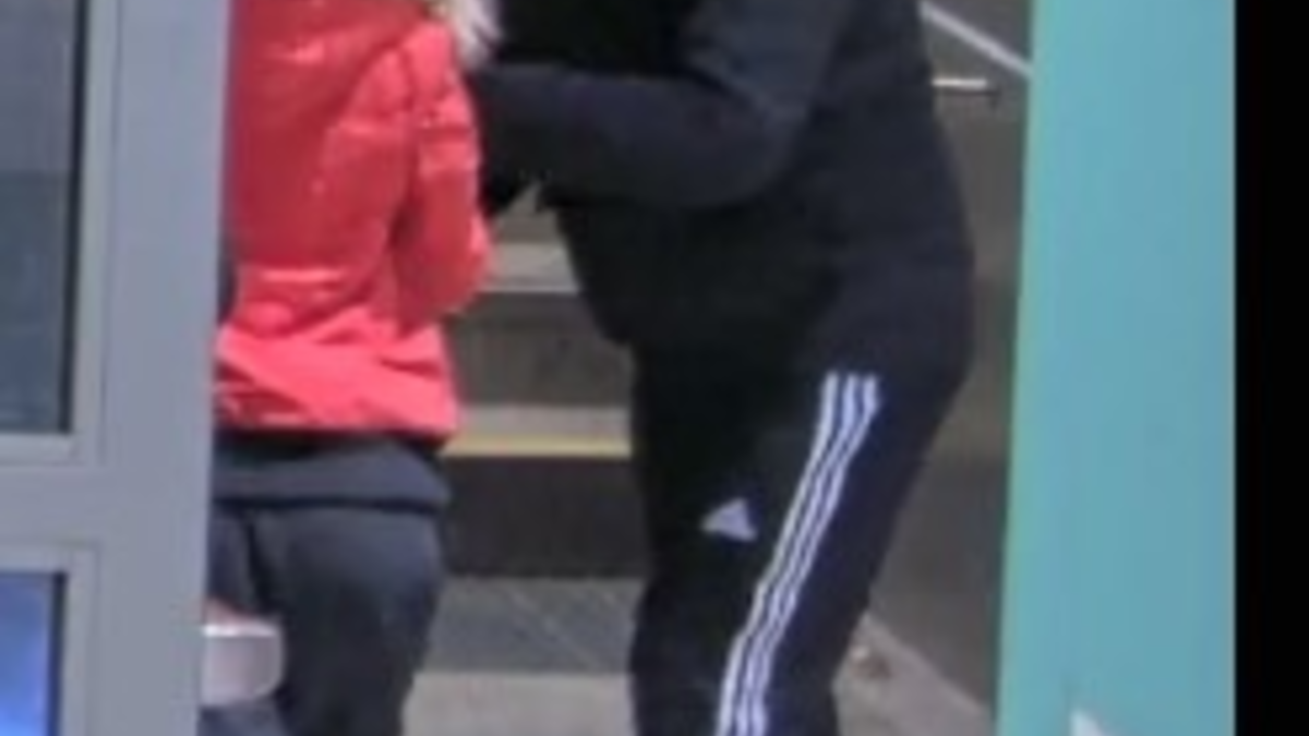 POL-F: 240904 - 0870 Frankfurt - Innenstadt: Fahndungsaufruf nach gefährlicher Körperverletzung - Foto: presseportal.de